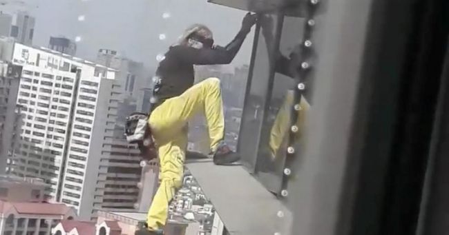 Alain Robert French Spiderman Philippines Manilla climber Asia speaker